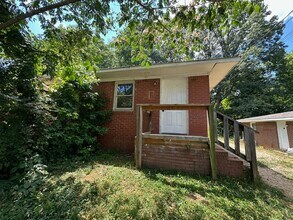 Building Photo - 810 Richland St
