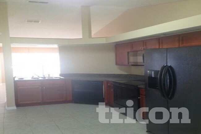 Foto del edificio - 3264 Luray Ct