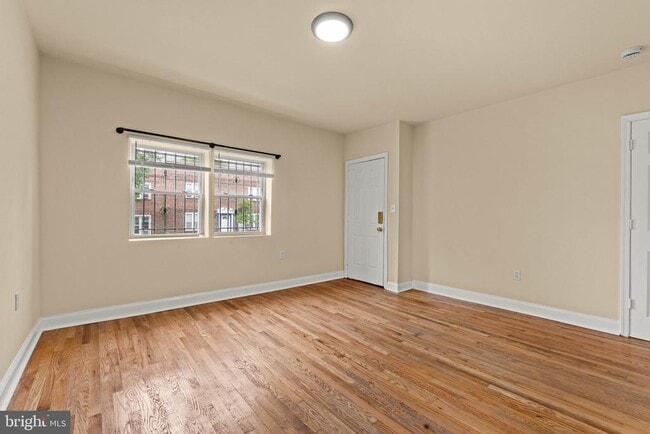 Foto del edificio - 1716 Capitol Ave NE