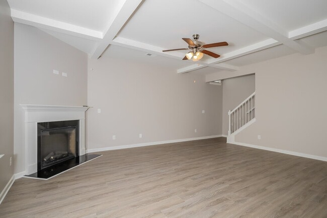 Building Photo - 394 Victory Ln