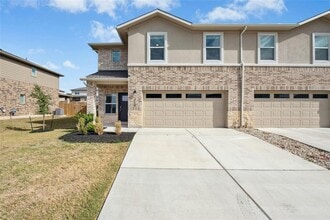 Building Photo - 412 Brody Ln