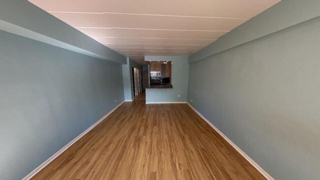 Building Photo - 0 bedroom in Chicago IL 60660