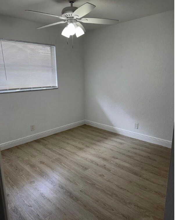 Foto del edificio - 10630 NW 2nd Pl
