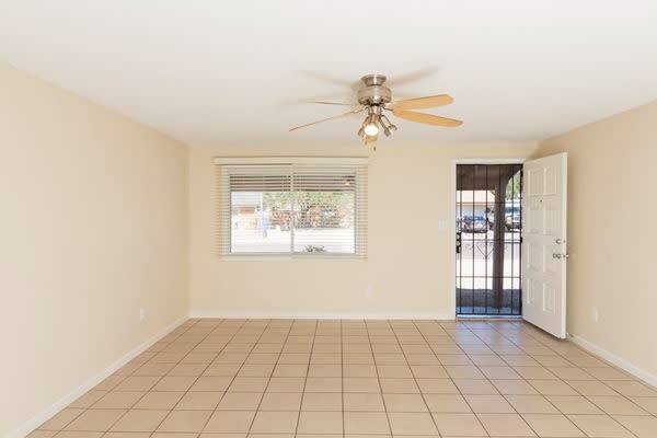 Building Photo - 1727 W Wood Dr