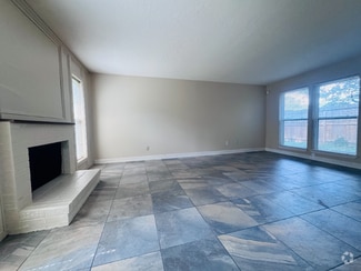 Building Photo - 10810 Sugar Hill Dr