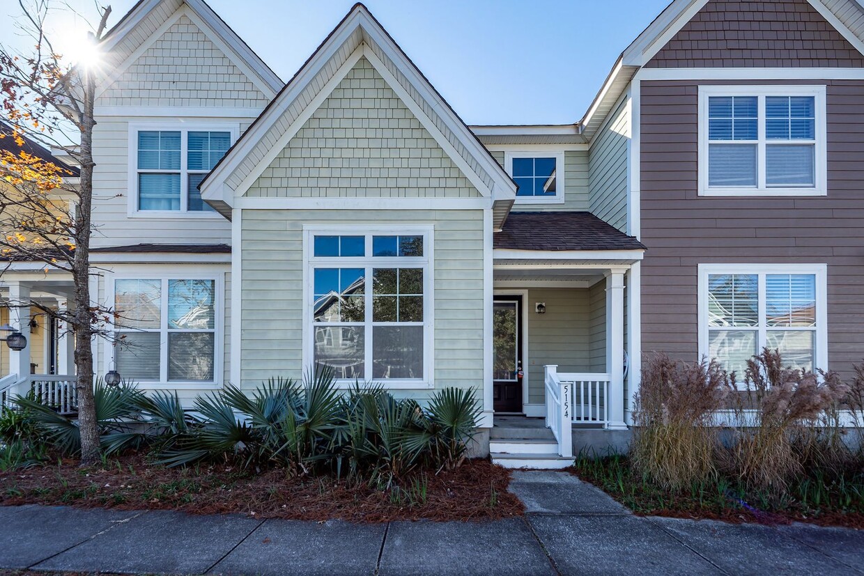 3 Bedroom, 2.5 Bathroom Townhome in Oak Terrace Preserve - Park Circle - 3 Bedroom, 2.5 Bathroom Townhome in Oak Terrace Preserve - Park Circle