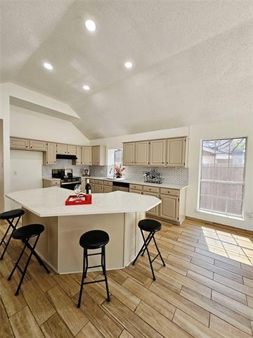 Building Photo - 7413 Eastern Dr