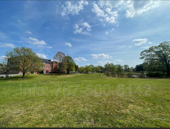 Foto del edificio - 2415 Ballentine Blvd