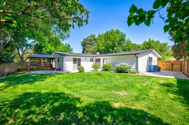 Foto del edificio - 8605 W Winchester Dr