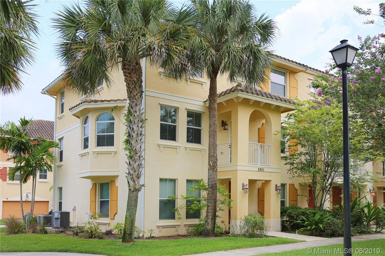 Primary Photo - 3931 Passion Flower Rd