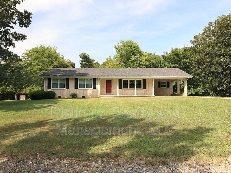 1131 Palmyra Rd, Clarksville, TN 37040 House Rental in Clarksville