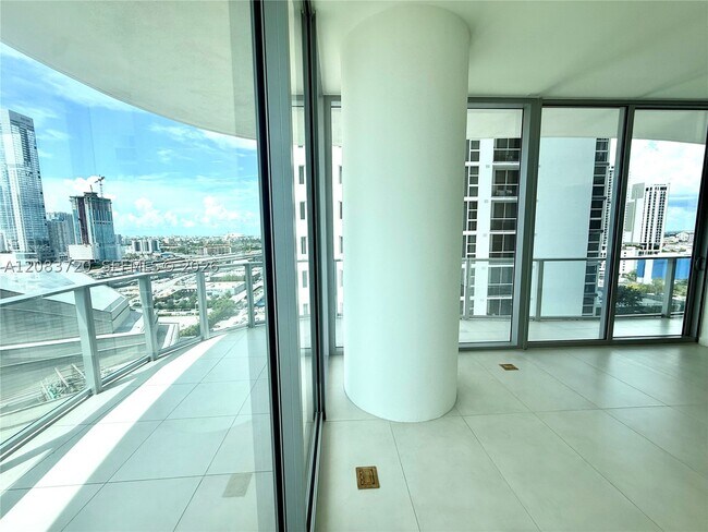 Building Photo - 1400 Biscayne Blvd