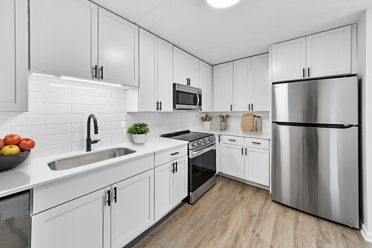 Foto del edificio - Modern 1-Bedroom in Downtown Highland Park | Private Terrace + In-Unit Laundry