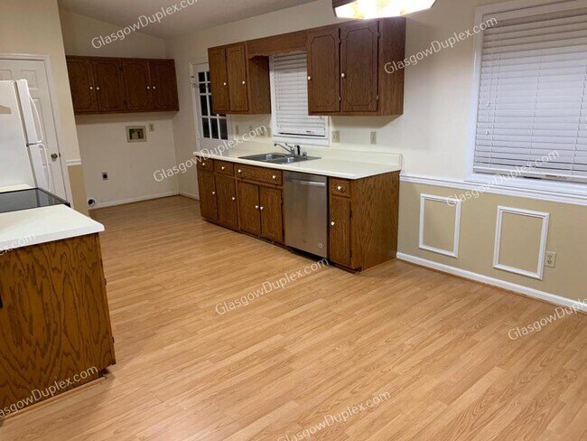 Foto del edificio - 100 Lyon Ave