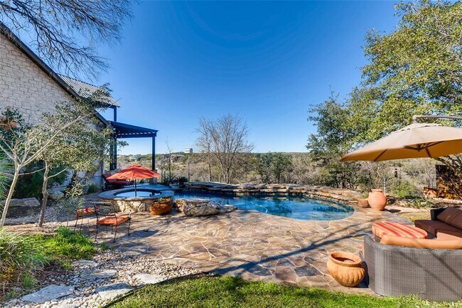 Foto del edificio - 2614 Pace Bend Rd S