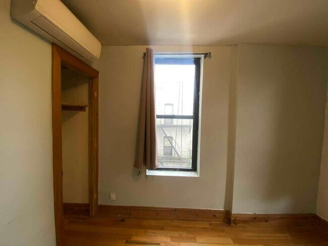 Foto del edificio - 728 Franklin Ave