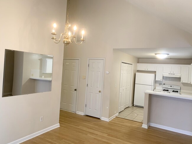 Building Photo - 178 Stoneforest Dr