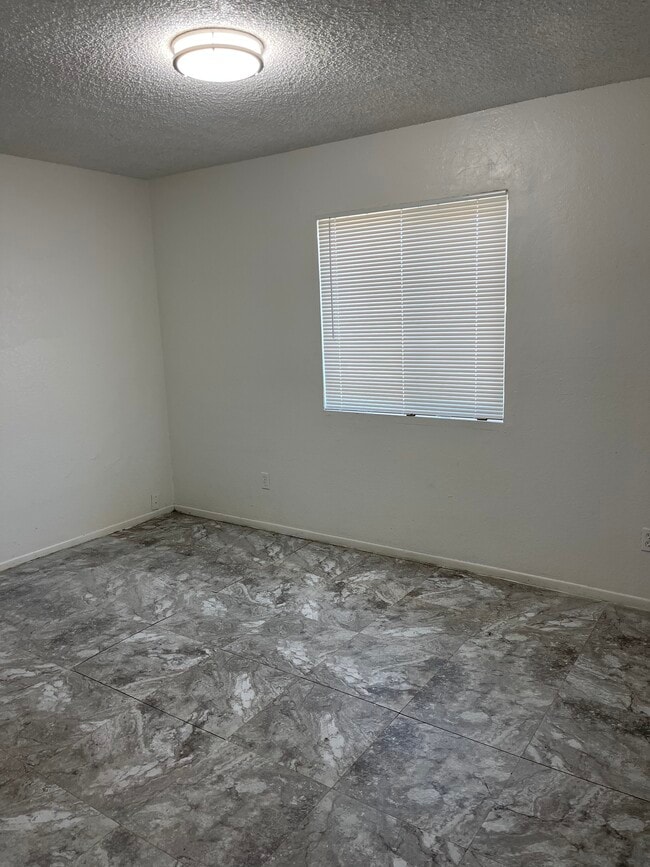 Building Photo - 15490 Tonekai Rd