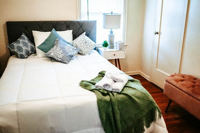 Foto del edificio - 1469 Sherbrook Rd