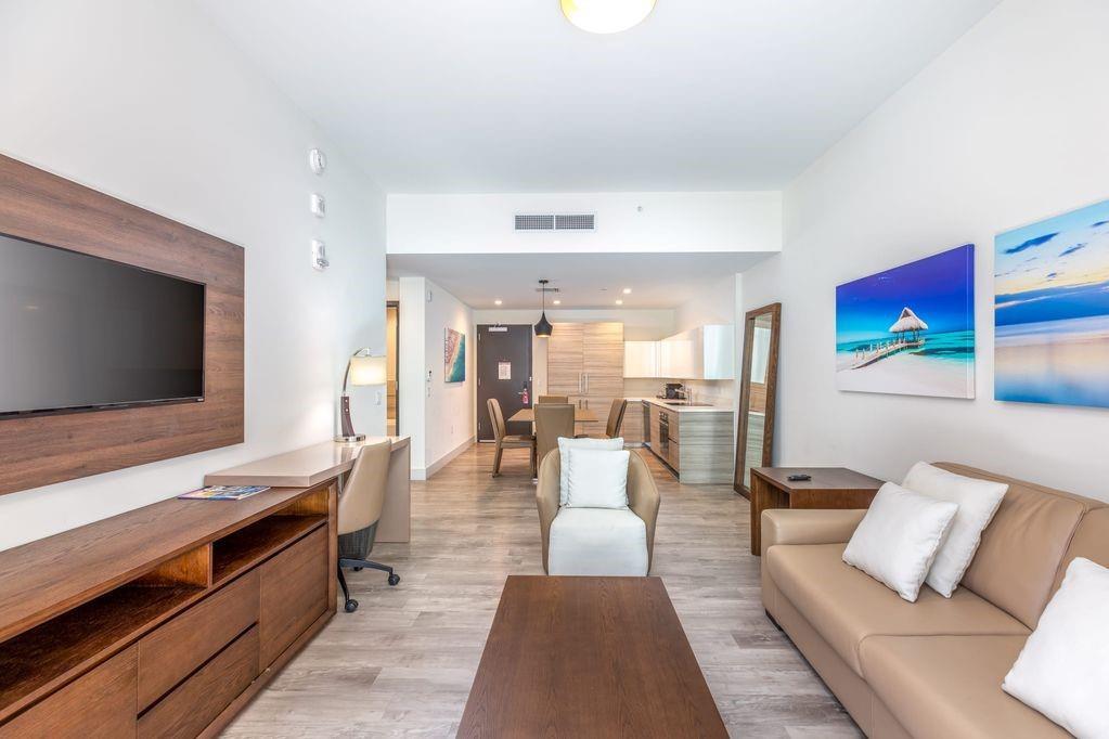 Foto principal - 777 N Ocean Dr