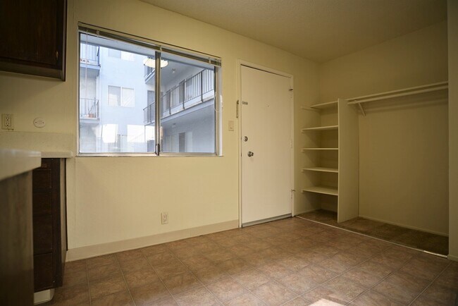 Building Photo - 2721 Haste St
