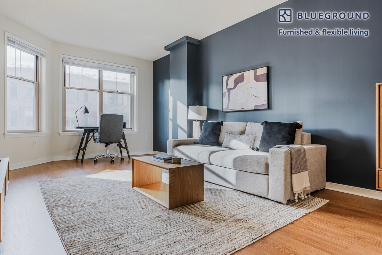 Foto principal - 2400 M St NW
