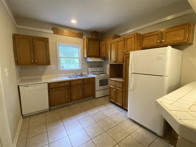 Building Photo - 1506 Mayhew St
