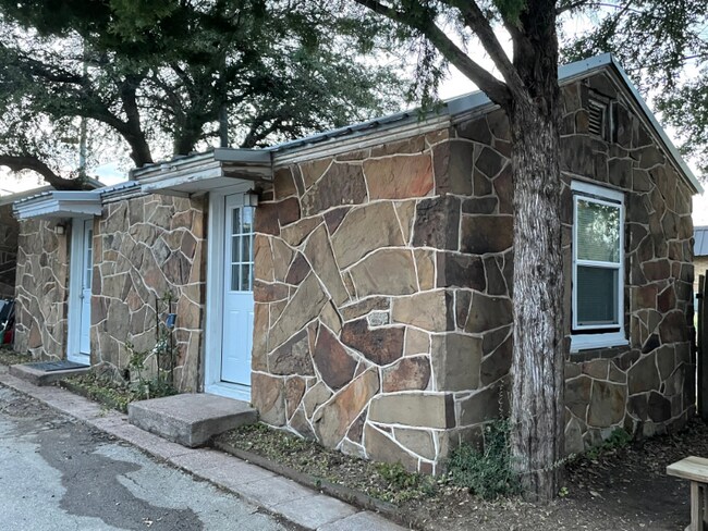 Foto del edificio - 1201 E Wise St