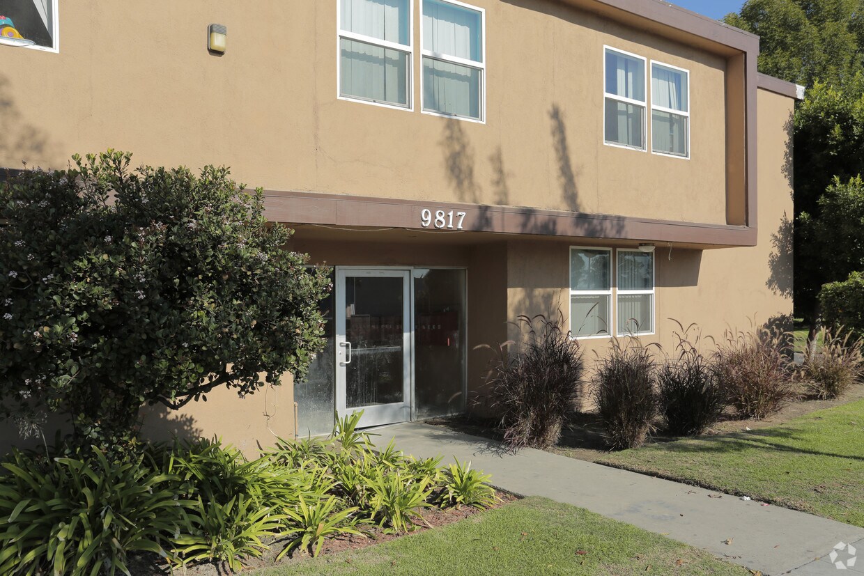Foto del edificio - 9815 Imperial Hwy