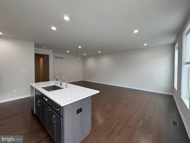 Foto del edificio - 208 Segel Dr