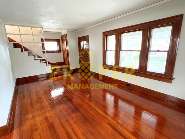 Foto del edificio - 3 bedrooms 1 bathrooms house for rent
