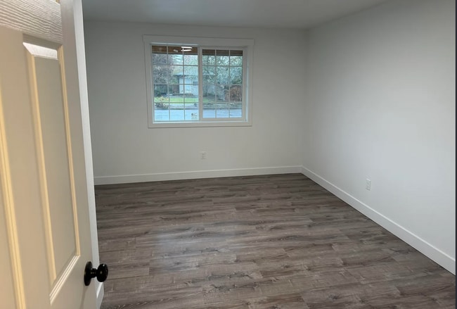 Living Space - 3650 NE Canterbury Cir