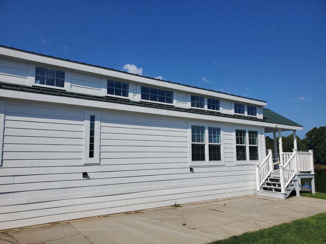 Primary Photo - 6738 NC-150