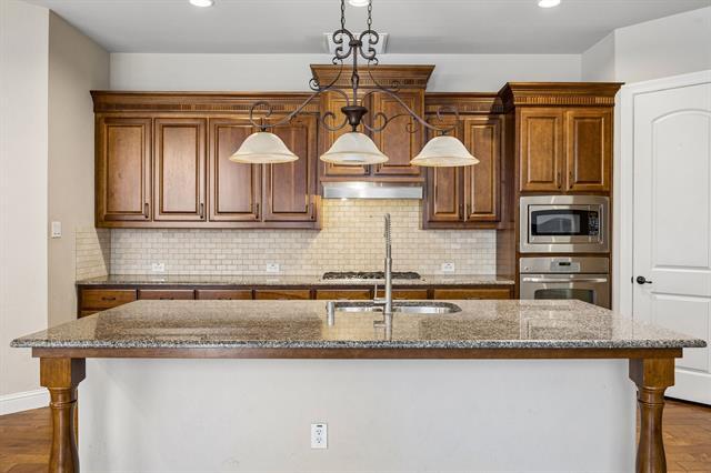 Building Photo - 5140 Chinquapin Dr