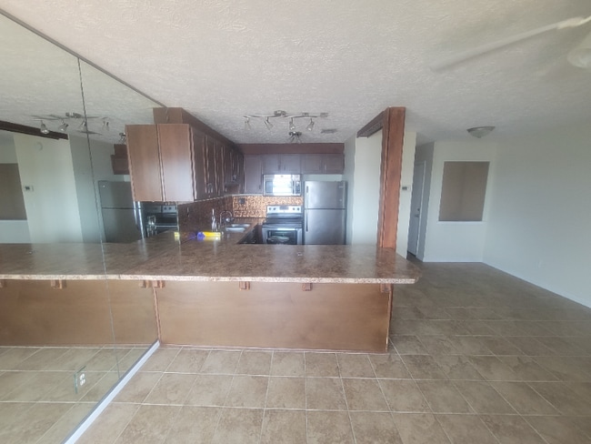 Building Photo - 308 Miracle Strip Pkwy SW