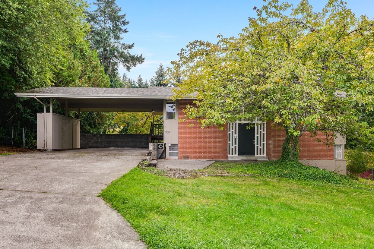 Foto principal - Beautiful 3 Bed, 1.5 Bath Rental Home in G...