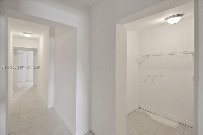 Building Photo - 1160 W 26th Ct