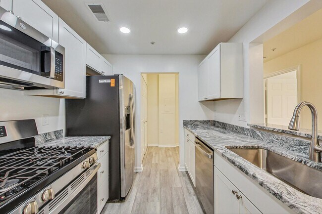 Foto del edificio - Beautiful - Ground Floor 3/2 condo in CROWN FARM