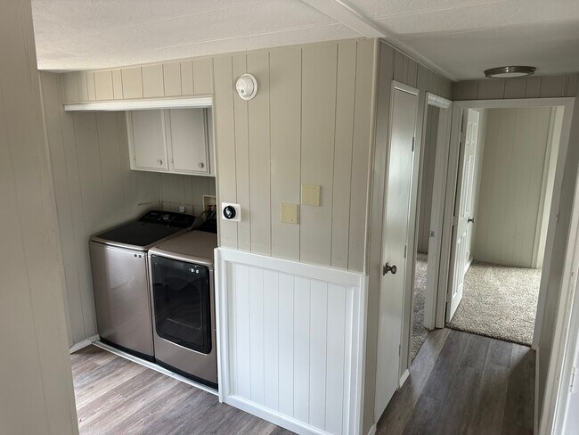 Foto del edificio - 1188 Liberty Ln