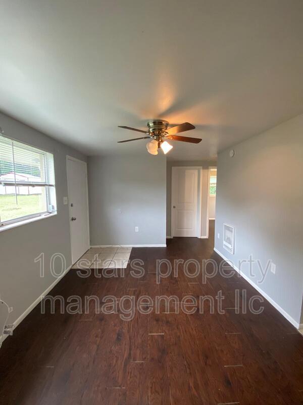 Building Photo - 9409 Grandfield Rd