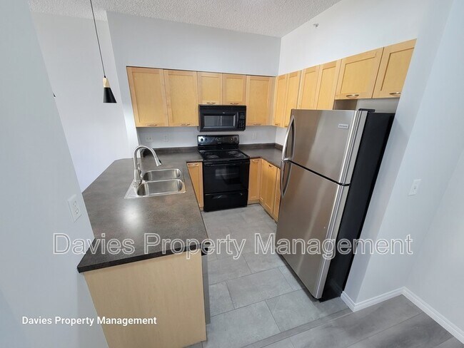 Photo du bâtiment - 4245-4139 139 Ave NW