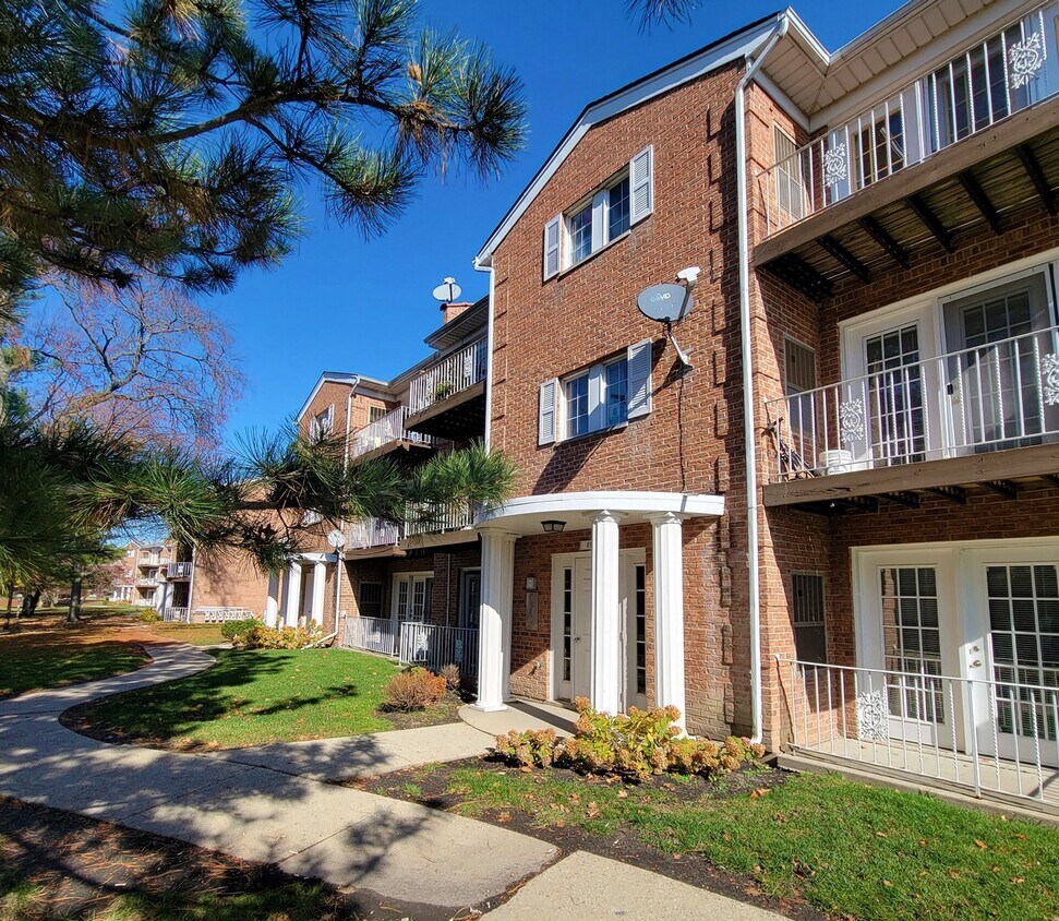 607 Quincy Bridge Ln Unit 102, Glenview, IL 60025 Condo for Rent in