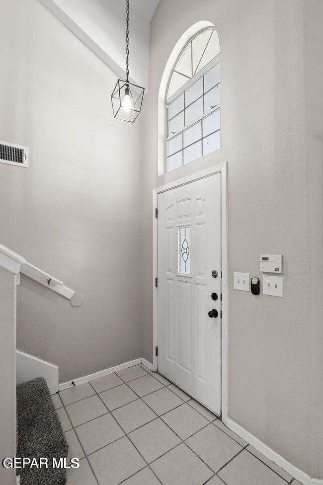 Building Photo - 12425 Red Sun Dr