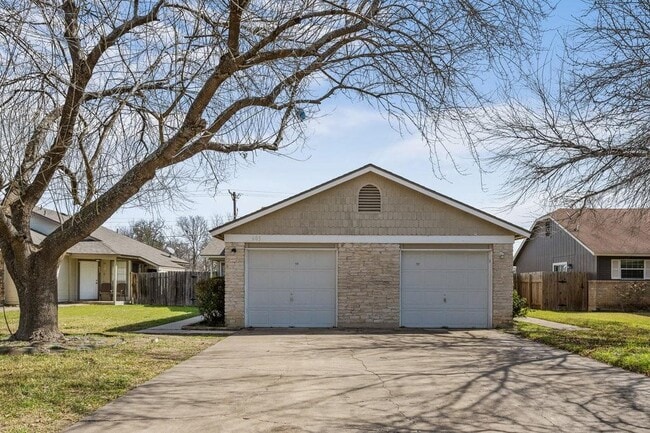Building Photo - 605 Greenlawn Blvd