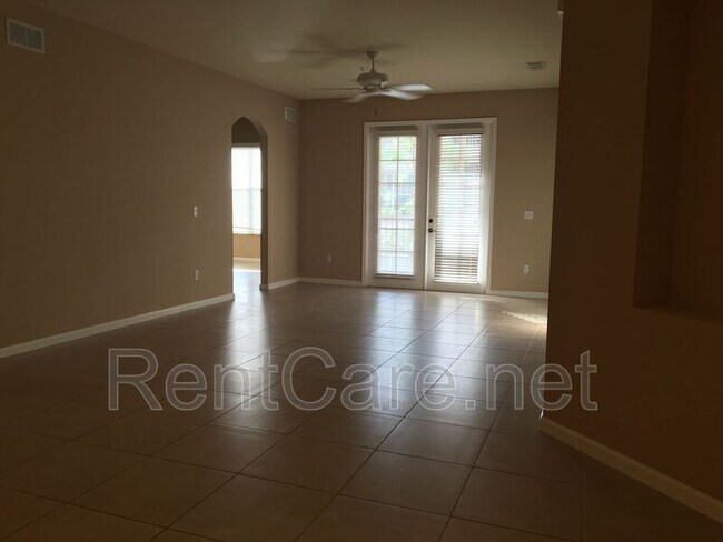 Building Photo - 3025 Greystone Loop