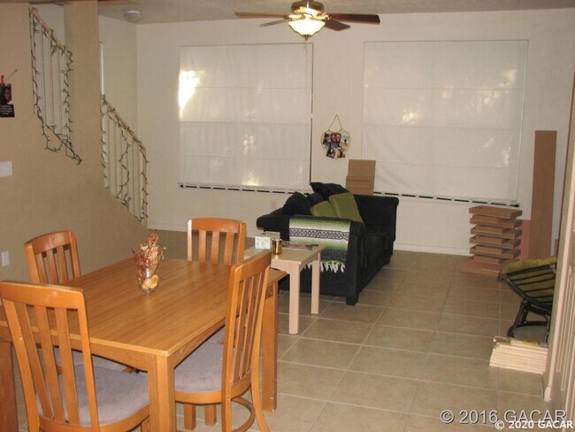 Building Photo - 3027 SW Archer Rd