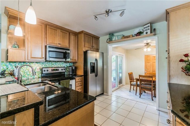 Building Photo - 2 br, 1 bath House - 1023 34th Ave N