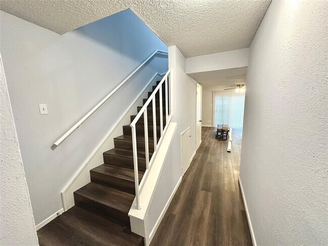 Foto del edificio - 3822 Southway Dr