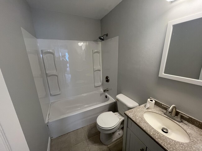 Foto del edificio - 904 Juniper Ave