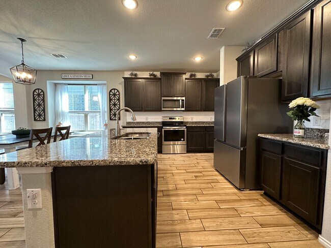 Foto del edificio - 7508 Gangway Dr